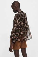 Load image into Gallery viewer, FLORAL PRINT BLOUSE